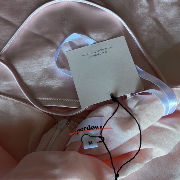 superdown Billie Drape Midi Dress in Blush pink Medium - Picture 9 of 9